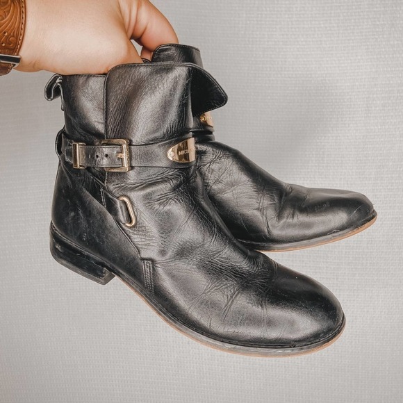 Micheal Kors | Black‎ Short Bootie Boots 6.5 - Picture 1 of 7